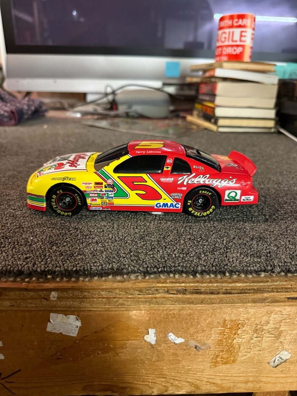 Action Racing 1:24 Scale Terry Labonte #5 Kellogg's Corn Flakes Chevrolet Monte